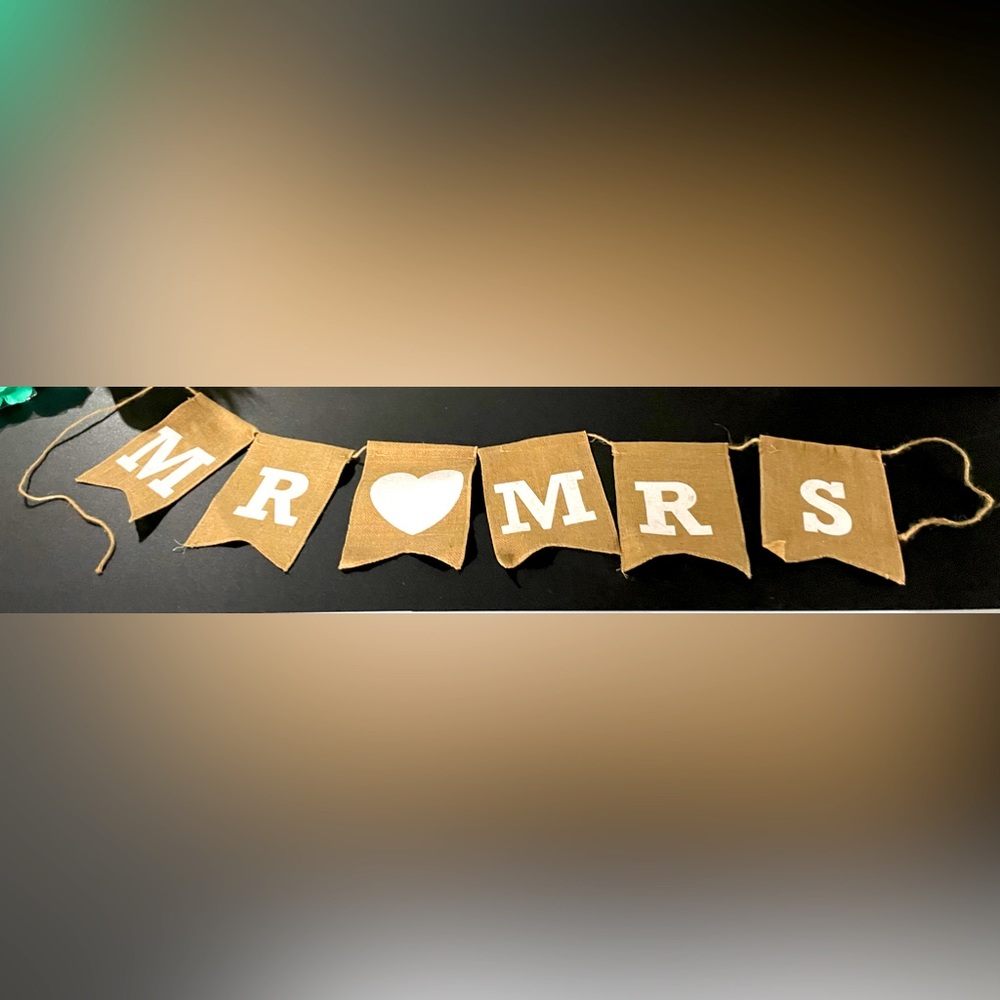 Mr & mrs banner for wedd